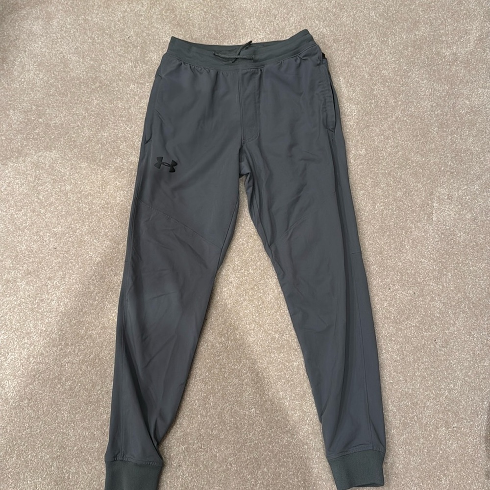Men's Under Armour gray joggers size md